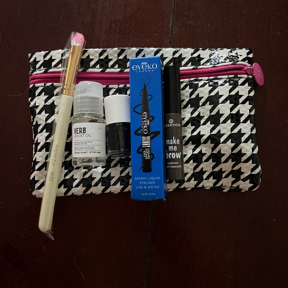 Ipsy makeup and bag new